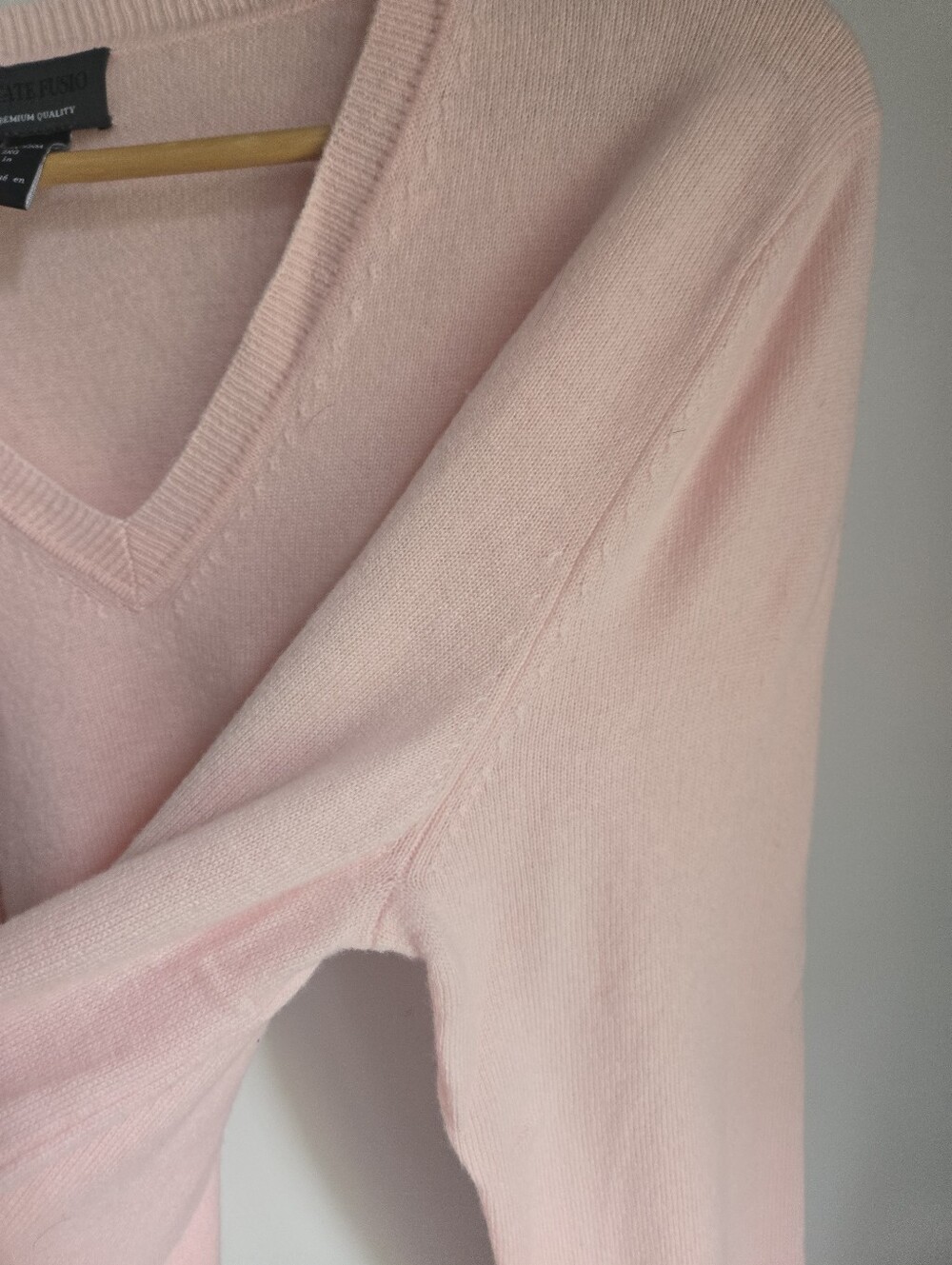 STATE FUSIO Prenium Quality Pink V-Neck Merino Wool & Cashmere Knit Sweater - Picture 7 of 10